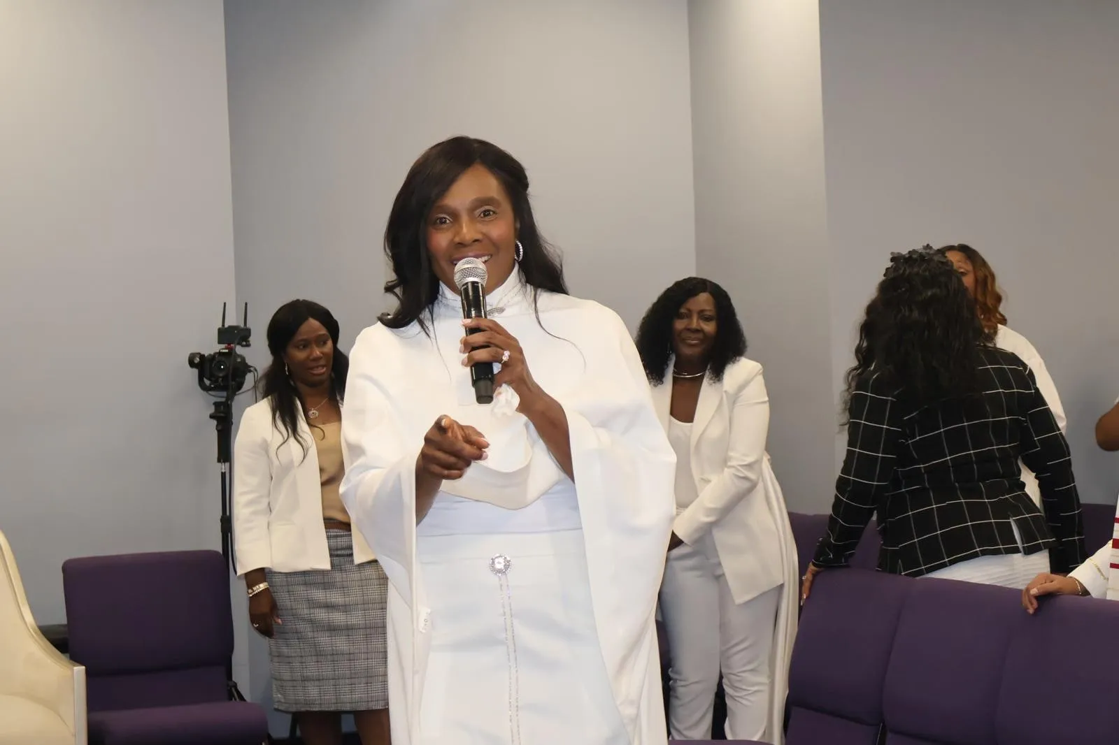 Pastor Dr. Judith Gayle